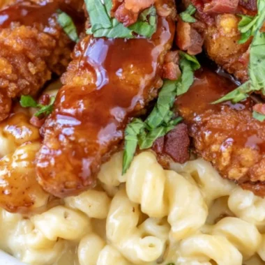 Creamy Honey Pepper Mac and Cheese inspired by Applebee's recipe.