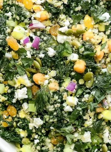 Kale Quinoa Salad with Lemon Dressing, a healthy and colorful dish