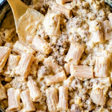 Cozy Cheeseburger Pasta Skillet featuring creamy pasta and ground beef