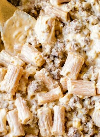 Cozy Cheeseburger Pasta Skillet featuring creamy pasta and ground beef